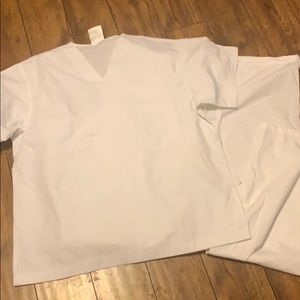 All heart unisex scrub set white med/large